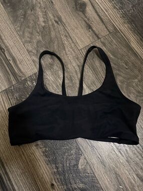 Vuori Black Scoop Neck strappy back Bra
